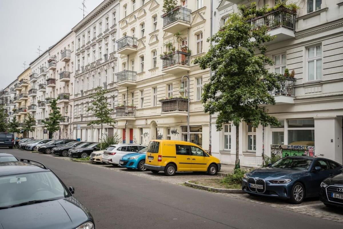 Spacious 3br Ac Self Check-in Street Parking Apartment Berlin