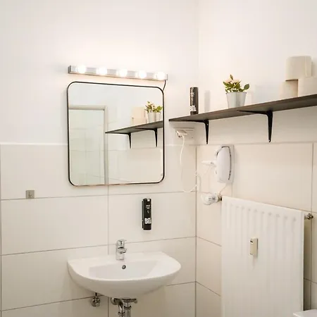 Spacious 3Br Plus Ac Self Check-In Street Parking Berlin Exterior photo