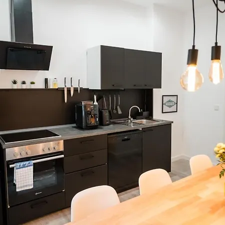 Spacious 3Br Plus Ac Self Check-In Street Parking Berlin Exterior photo