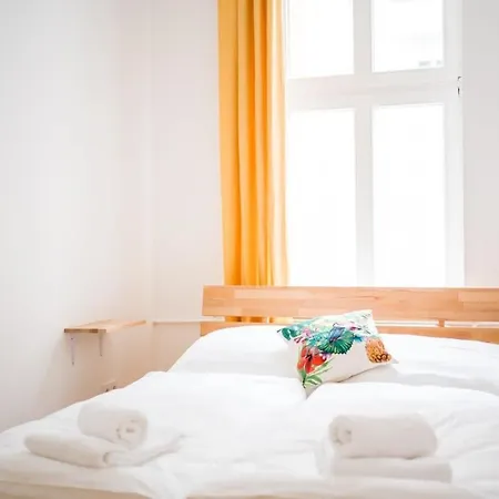 Spacious 3Br Plus Ac Self Check-In Street Parking Berlin Exterior photo